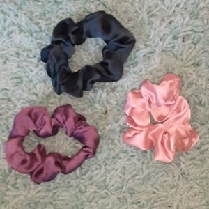 3 black satin scrunchie hairties